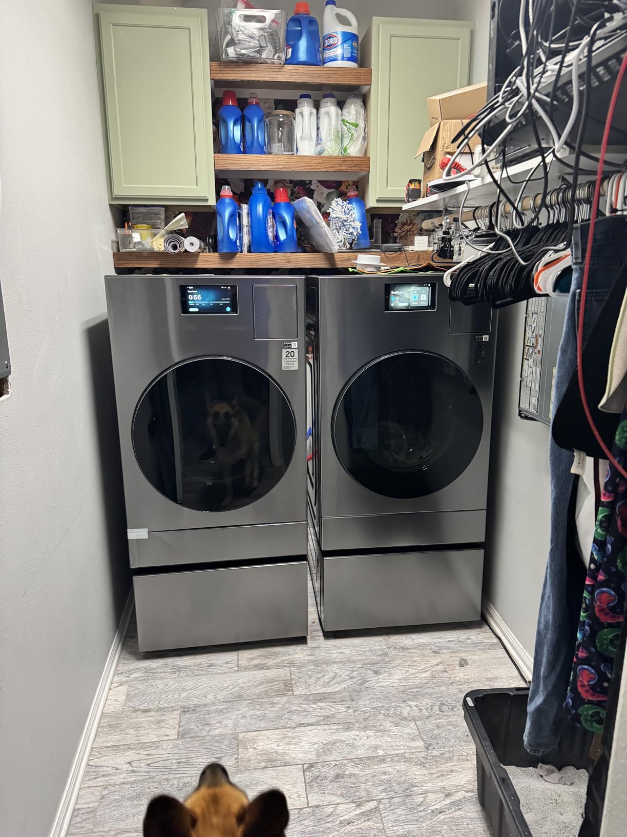 SAMSUNG Bespoke AI Laundry Comb Pedestal with Pull Out Storage Drawer, WE702NZ/US, Dark Steel customer photo 2