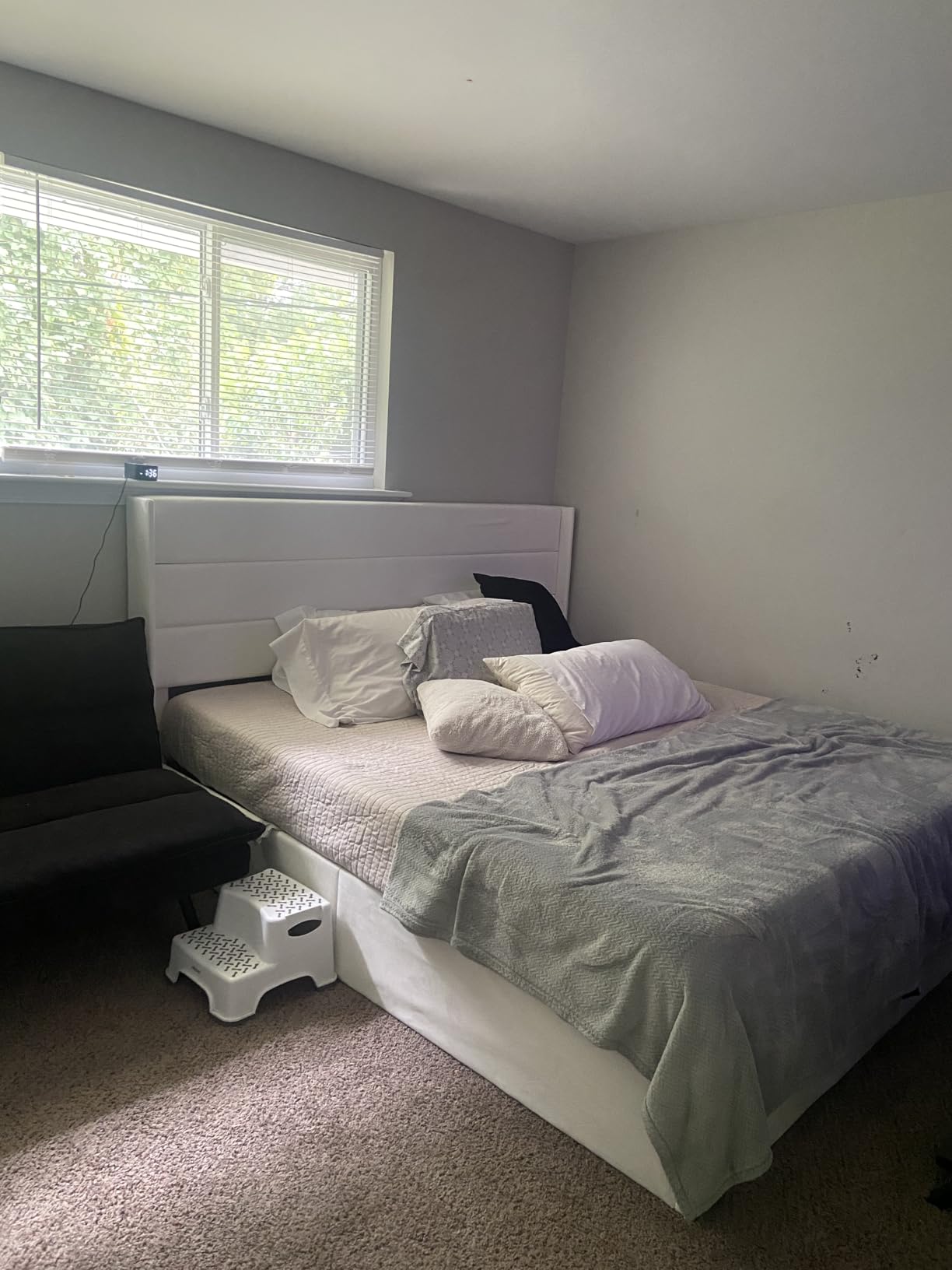 SHA CERLIN King Size Lift Up Hydraulic Storage Bed Frame White customer photo 2