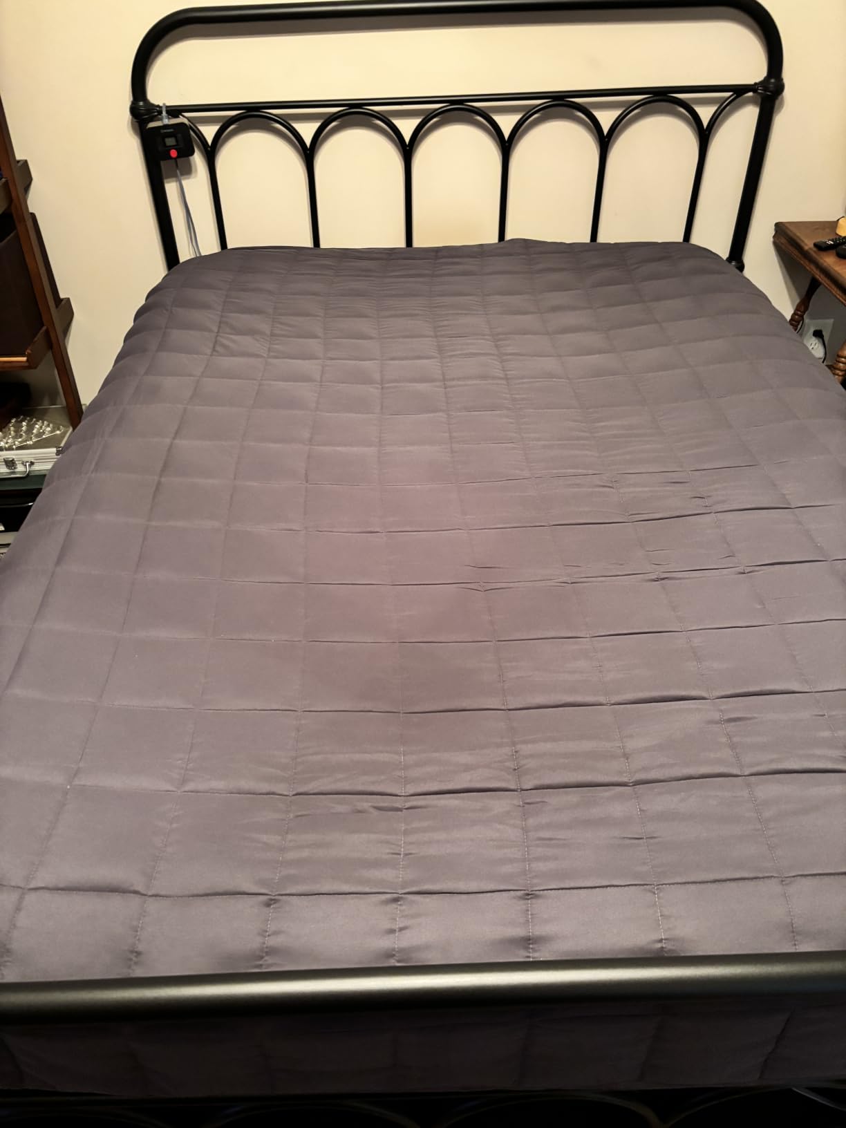 HomeSmart Cooling Weighted Blanket Queen Size 20lbs, Soft Breathable Fabric customer photo 1