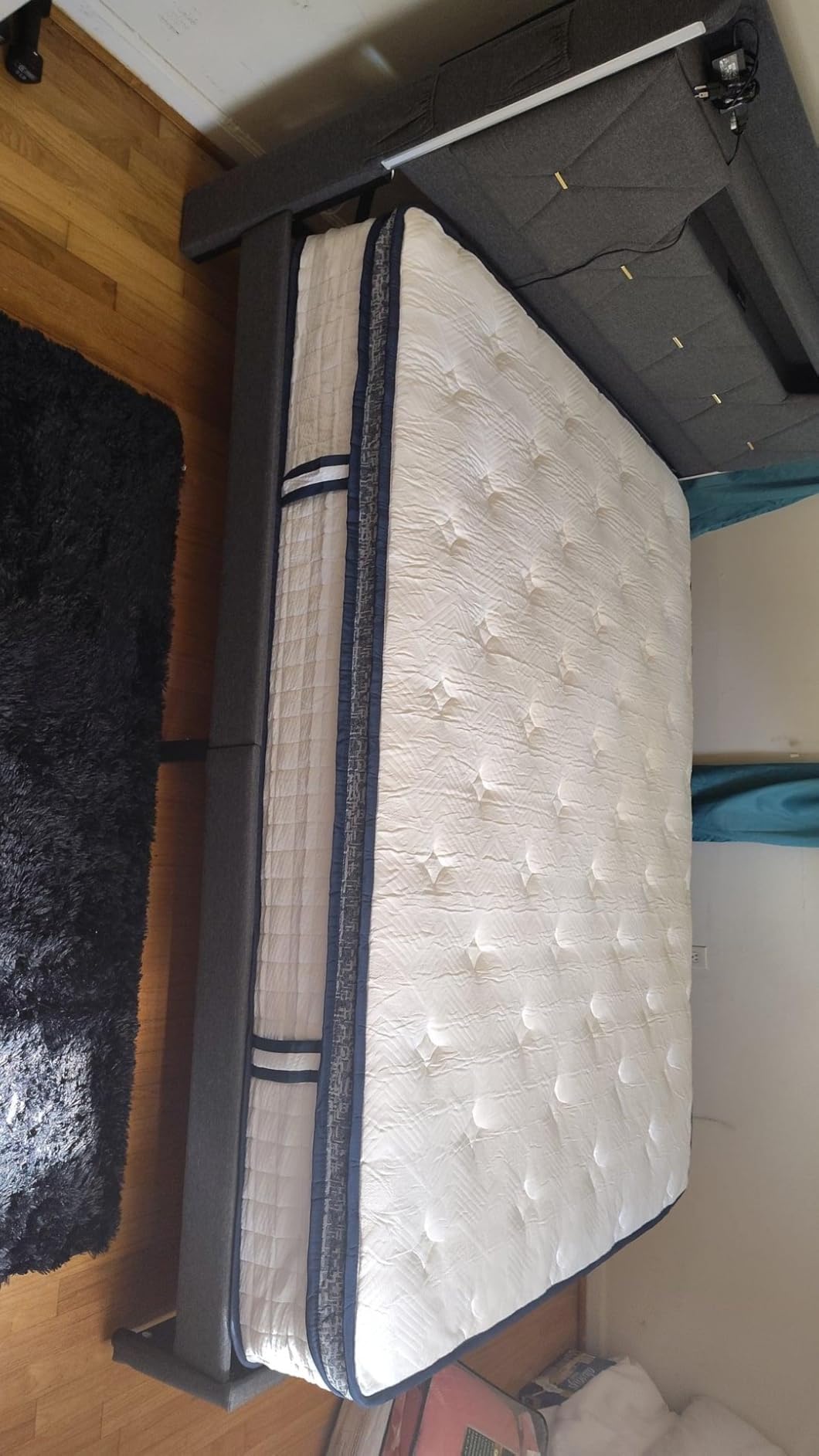 Full Size Mattress, 10 Inch Hybrid Full Mattress in a Box, Memory Foam Individual Pocket Springs, Medium Firm Comfort, Motion Isolation, Ideal for All Sleep Positions, CertiPUR-US Certified customer photo 2