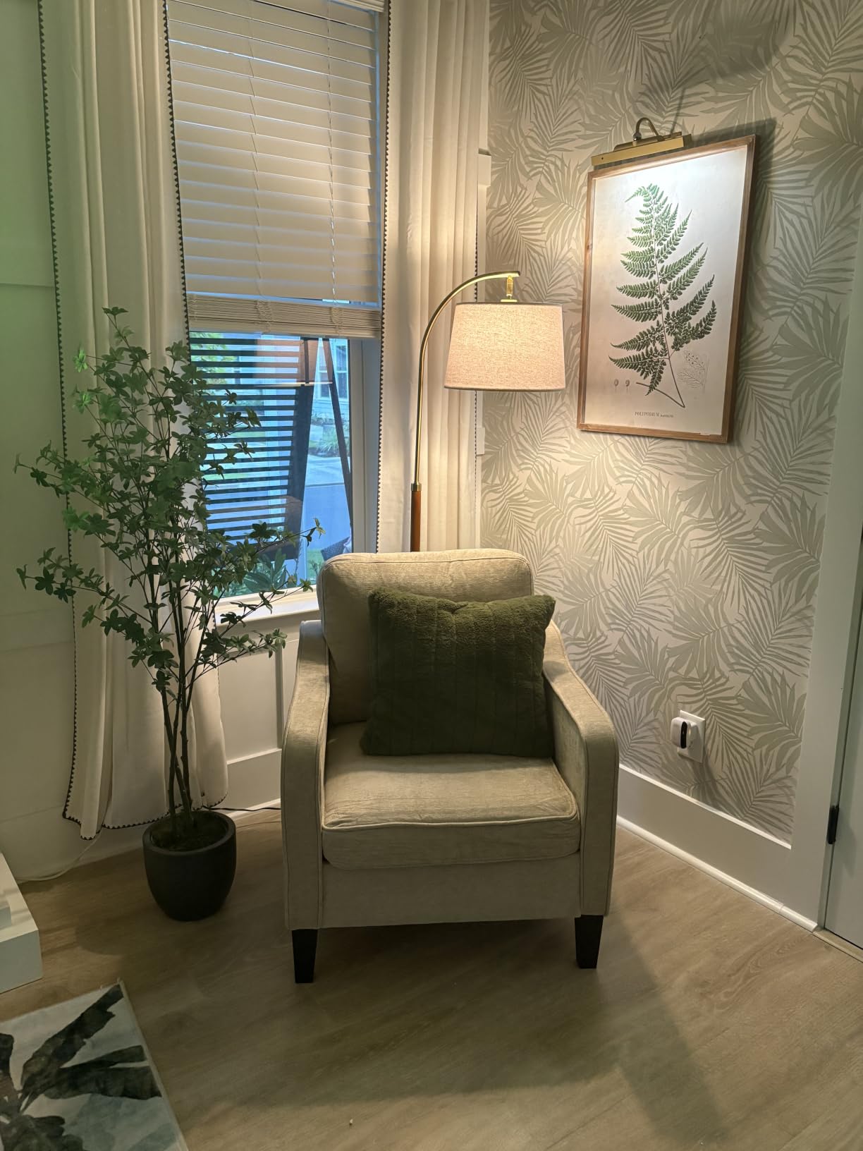 Accent Chair for Living Room, Mid Century Modern Reading Chair for Bedroom, Upholstered Armchair with Side Pockets, Comfy Single Sofa Side Chair for Office, Apartment, Small Room, Light Brow customer photo 2